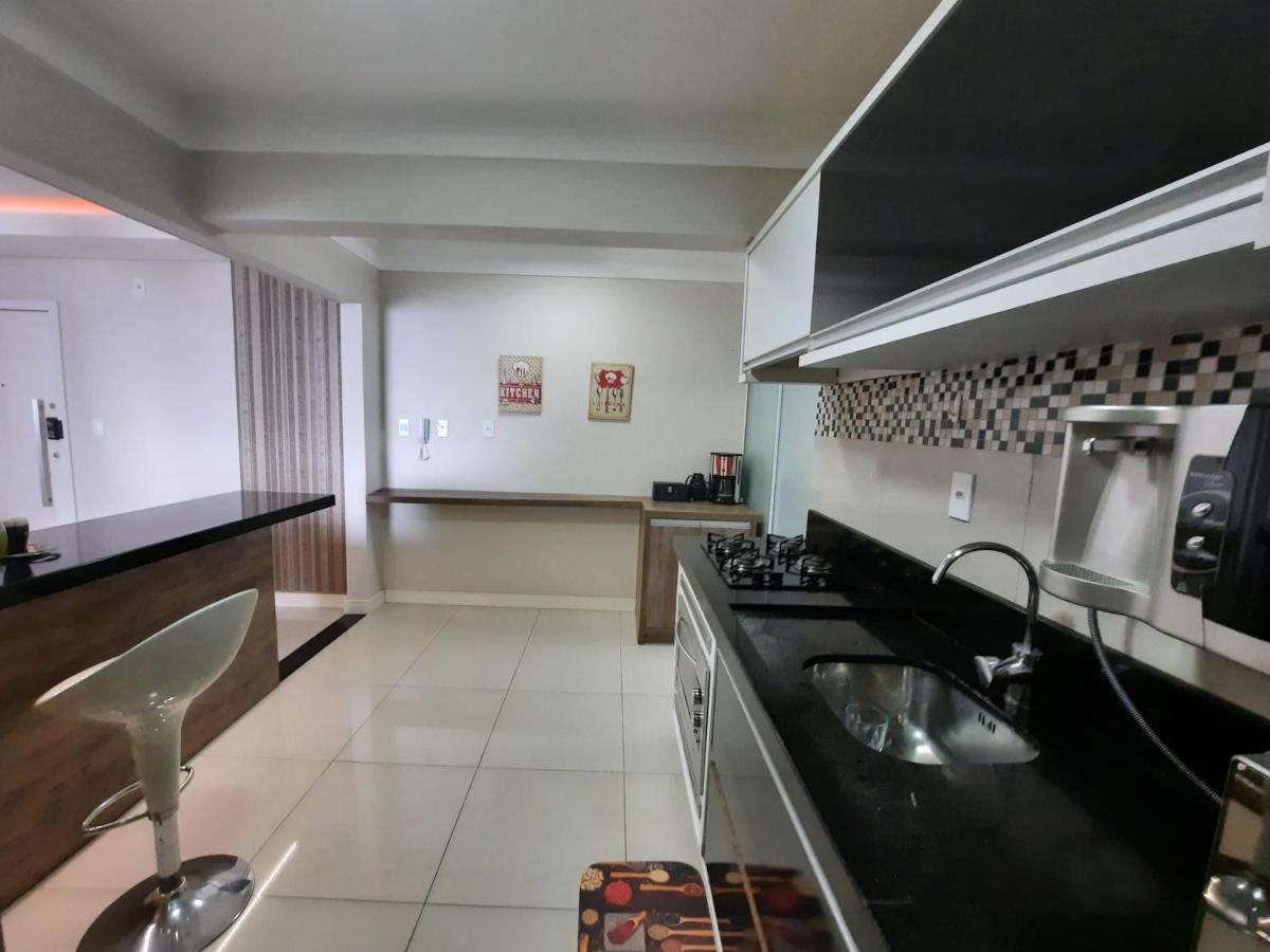 3 Suites Linda Vista Da Orla De Bc A 50M Da Praia - Somente Familiares Balneário Camboriú 外观 照片
