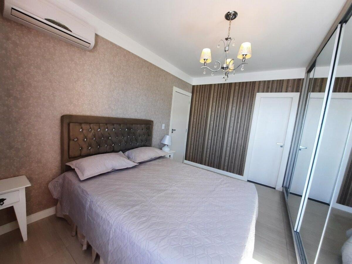 3 Suites Linda Vista Da Orla De Bc A 50M Da Praia - Somente Familiares Balneário Camboriú 外观 照片