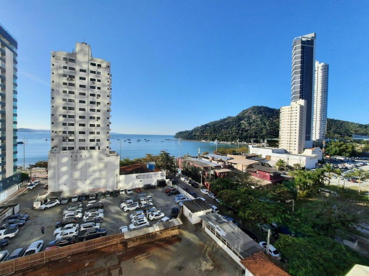 3 Suites Linda Vista Da Orla De Bc A 50M Da Praia - Somente Familiares Balneário Camboriú 外观 照片