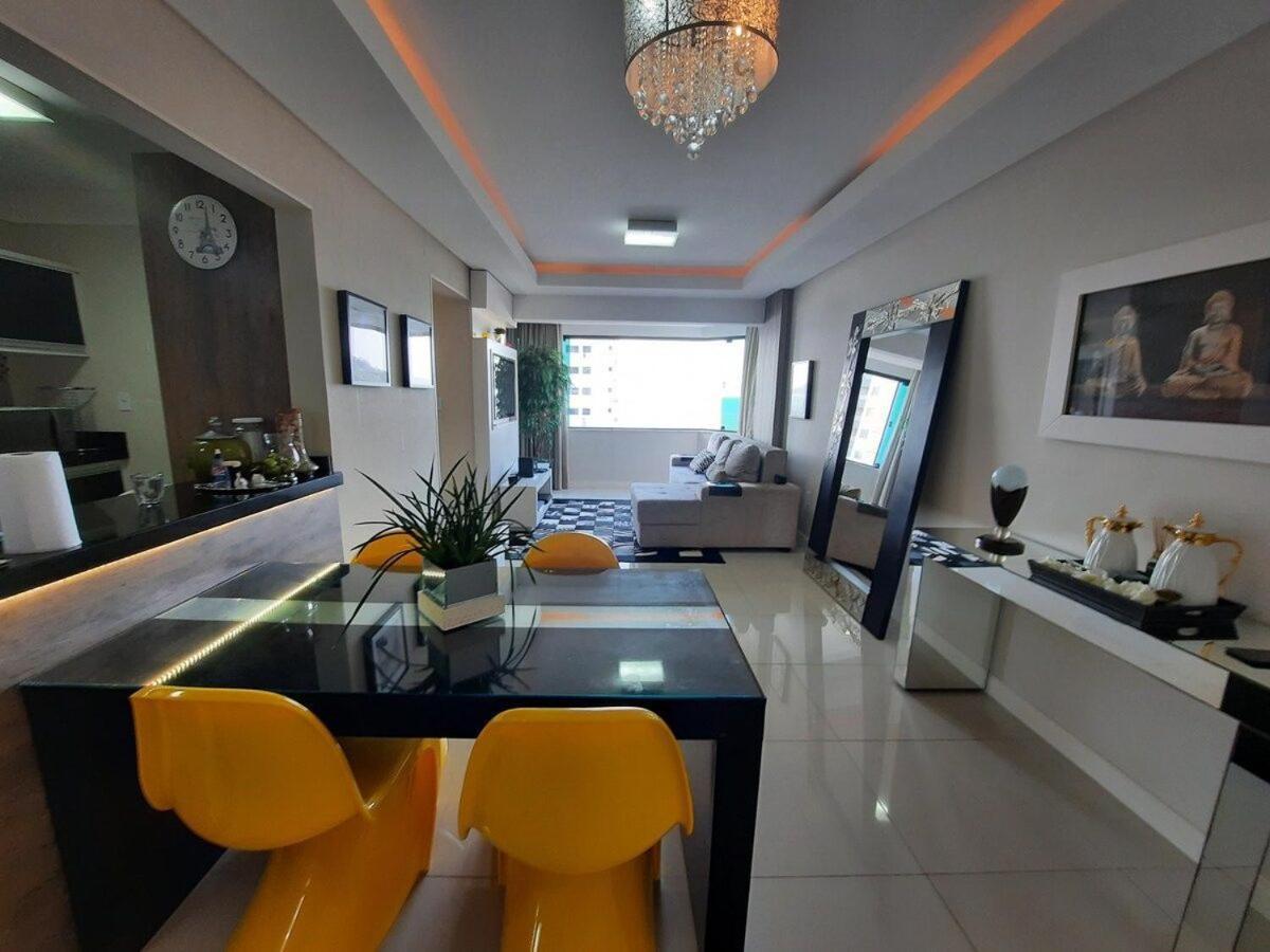 3 Suites Linda Vista Da Orla De Bc A 50M Da Praia - Somente Familiares Balneário Camboriú 外观 照片