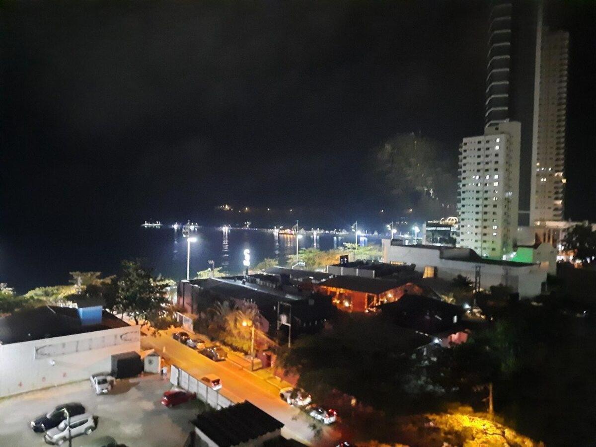3 Suites Linda Vista Da Orla De Bc A 50M Da Praia - Somente Familiares Balneário Camboriú 外观 照片
