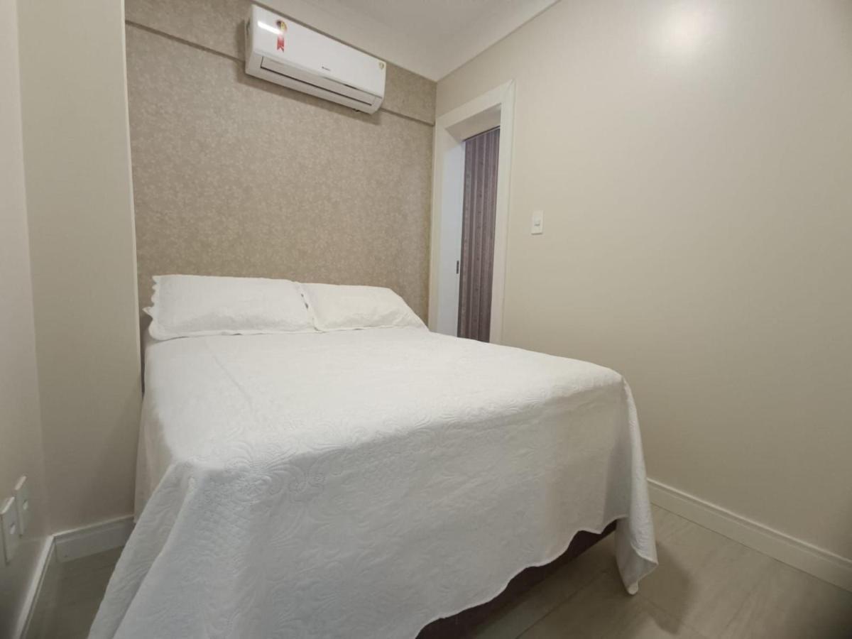 3 Suites Linda Vista Da Orla De Bc A 50M Da Praia - Somente Familiares Balneário Camboriú 外观 照片