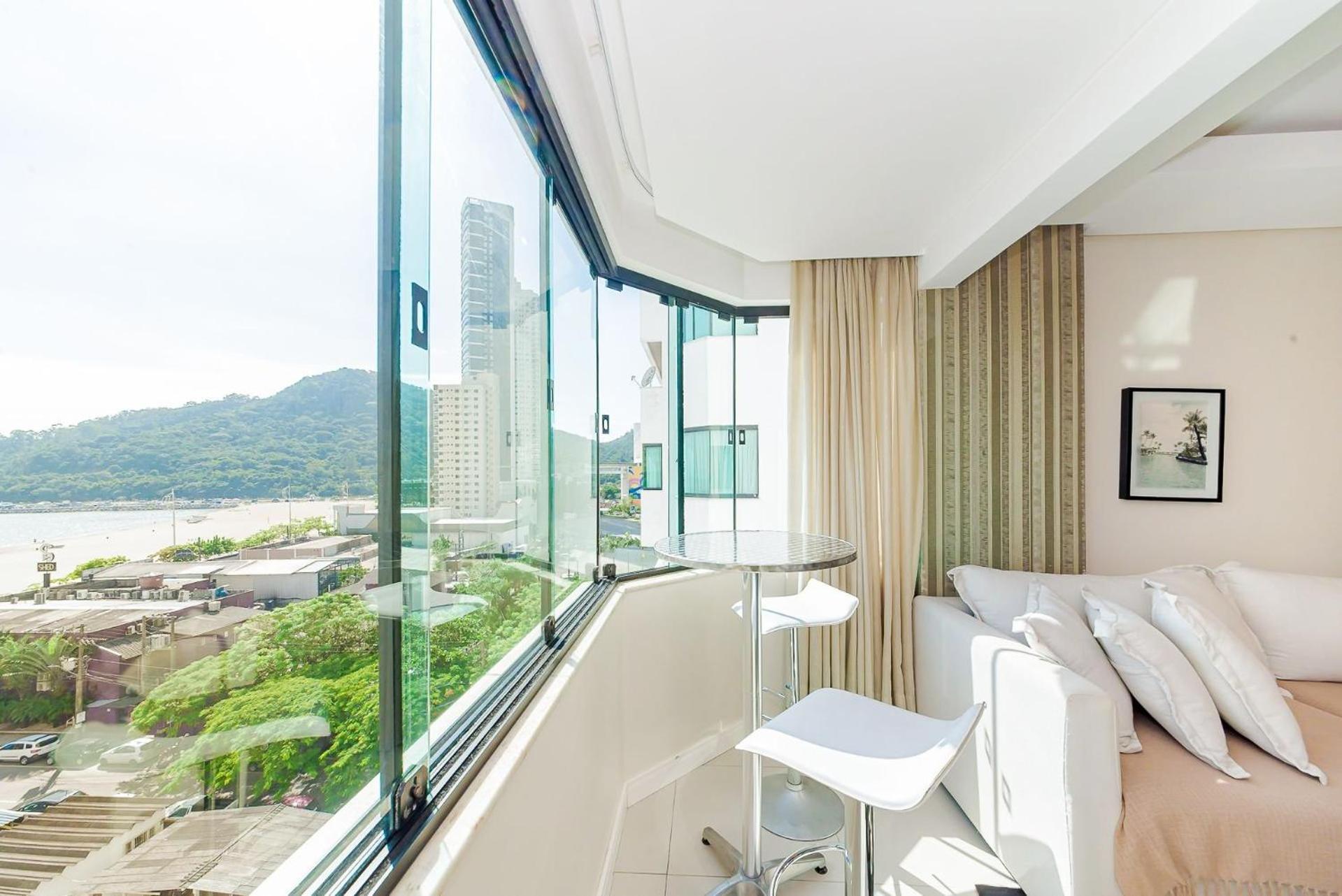3 Suites Linda Vista Da Orla De Bc A 50M Da Praia - Somente Familiares Balneário Camboriú 外观 照片