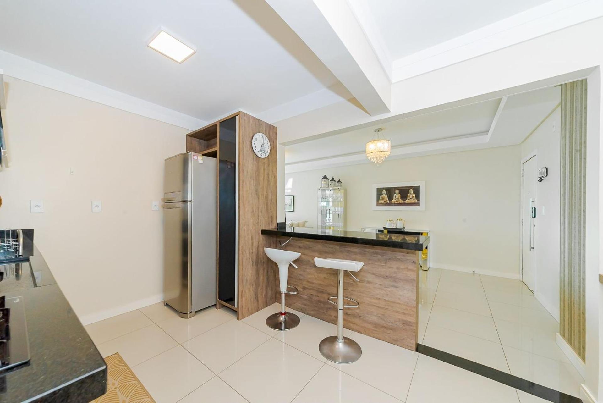 3 Suites Linda Vista Da Orla De Bc A 50M Da Praia - Somente Familiares Balneário Camboriú 外观 照片