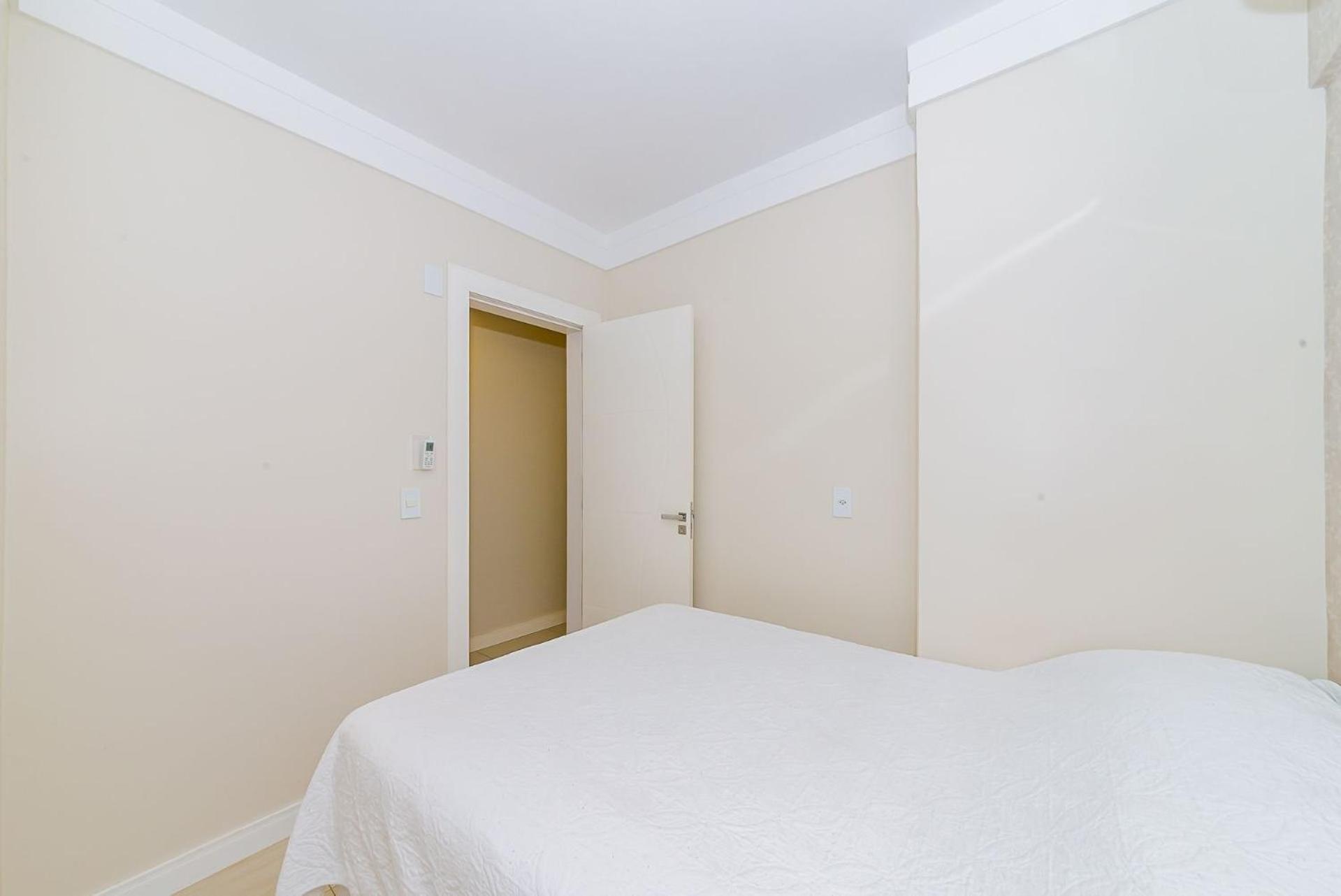 3 Suites Linda Vista Da Orla De Bc A 50M Da Praia - Somente Familiares Balneário Camboriú 外观 照片
