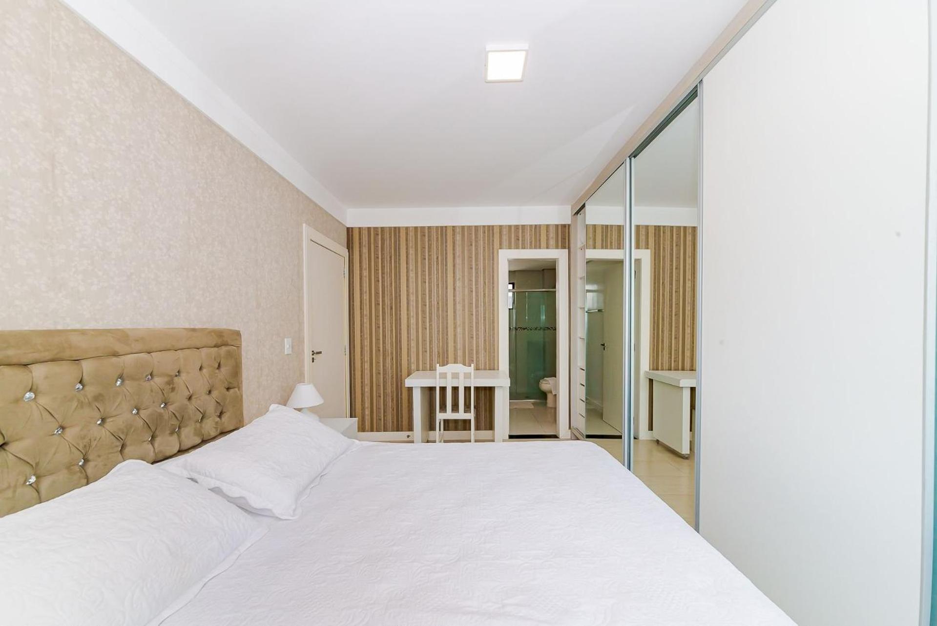 3 Suites Linda Vista Da Orla De Bc A 50M Da Praia - Somente Familiares Balneário Camboriú 外观 照片